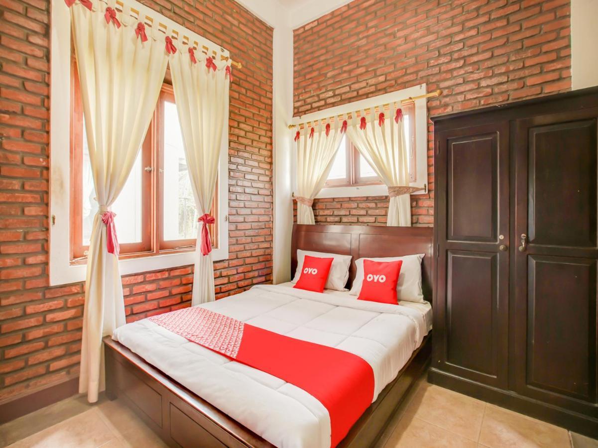 Oyo 3896 Villa Pesona Wisata Puncak Cianjur Buitenkant foto
