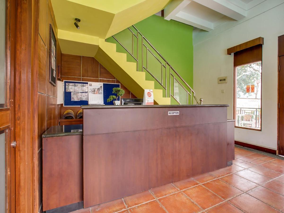Oyo 3896 Villa Pesona Wisata Puncak Cianjur Buitenkant foto