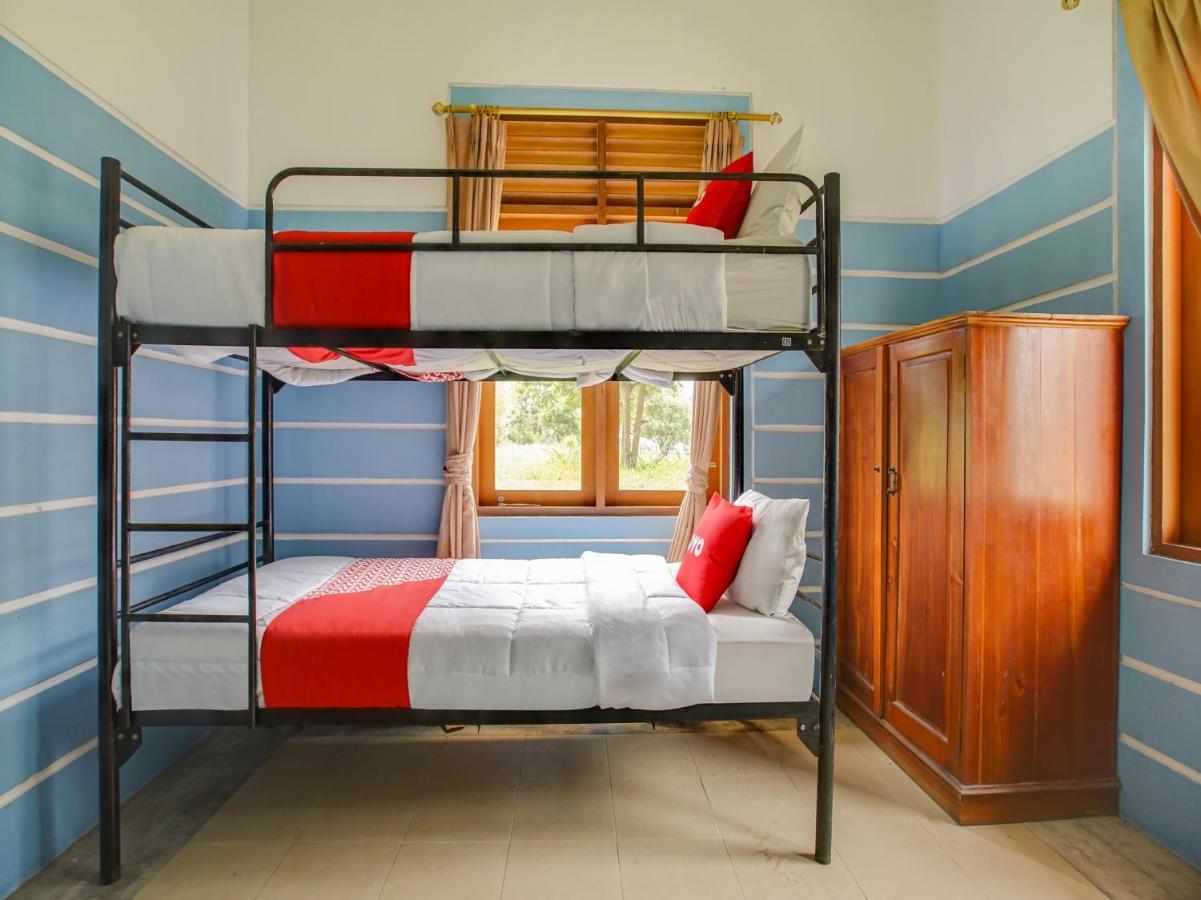 Oyo 3896 Villa Pesona Wisata Puncak Cianjur Buitenkant foto