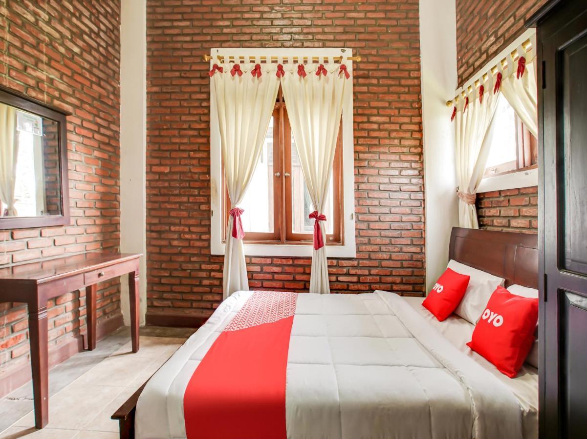 Oyo 3896 Villa Pesona Wisata Puncak Cianjur Buitenkant foto